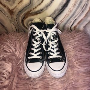 Black high top converse all star